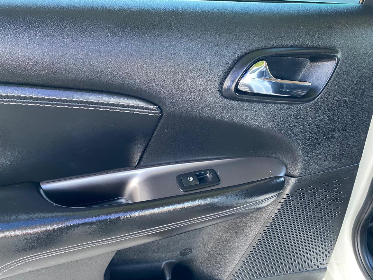 Used 2016 Dodge Journey Crossroad w/ Popular Equipment Group image 32