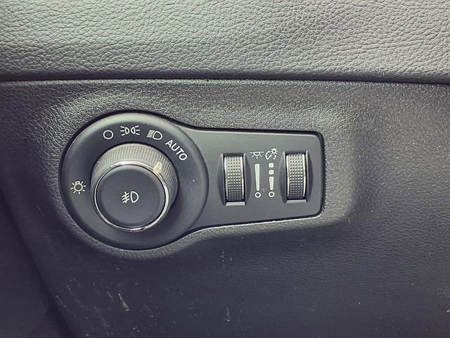 Used 2018 Jeep Compass Limited image 14