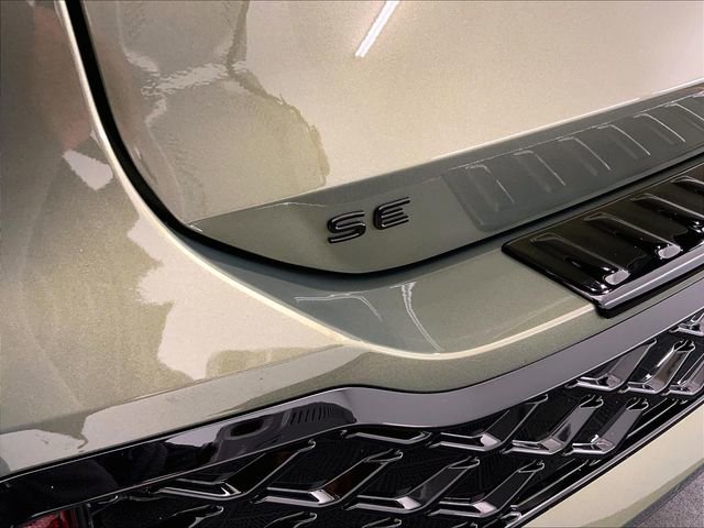 New 2026 Volkswagen Tiguan SE R-Line FWD image 9