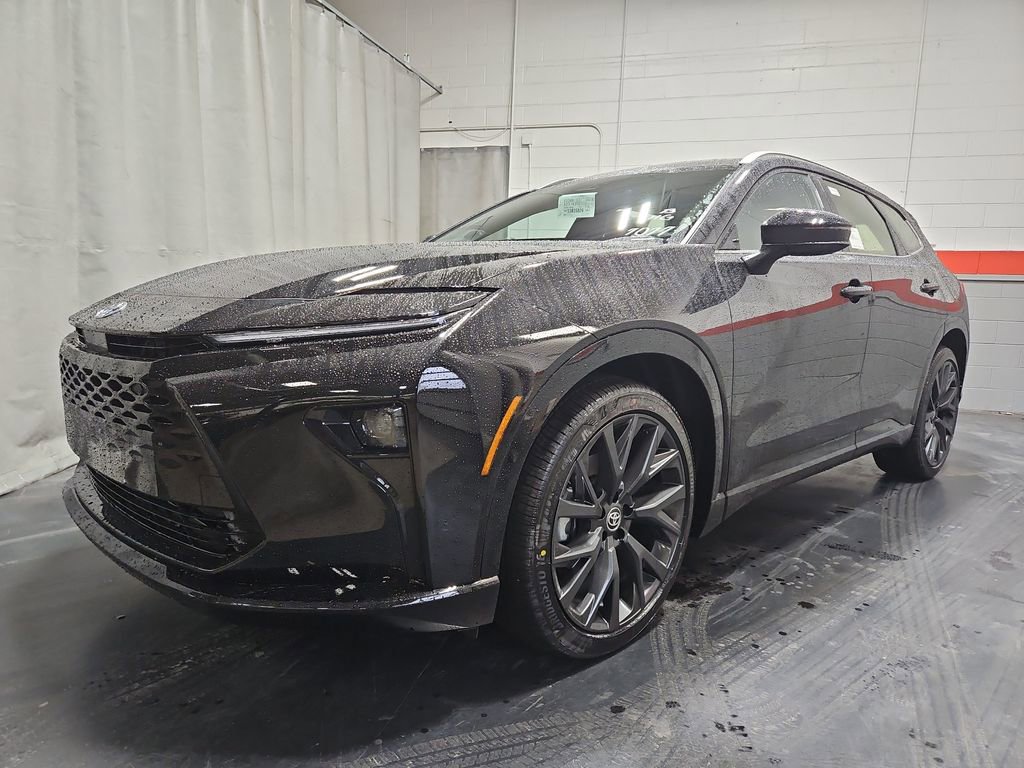 New 2025 Toyota Crown Signia image 3