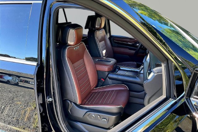 Used 2024 GMC Yukon Denali Ultimate AWD/4WD image 21