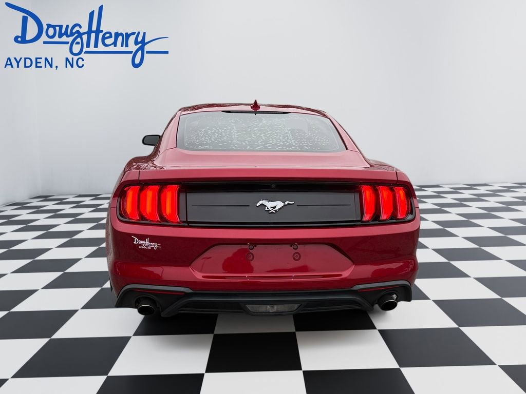 Used 2022 Ford Mustang EcoBoost image 4