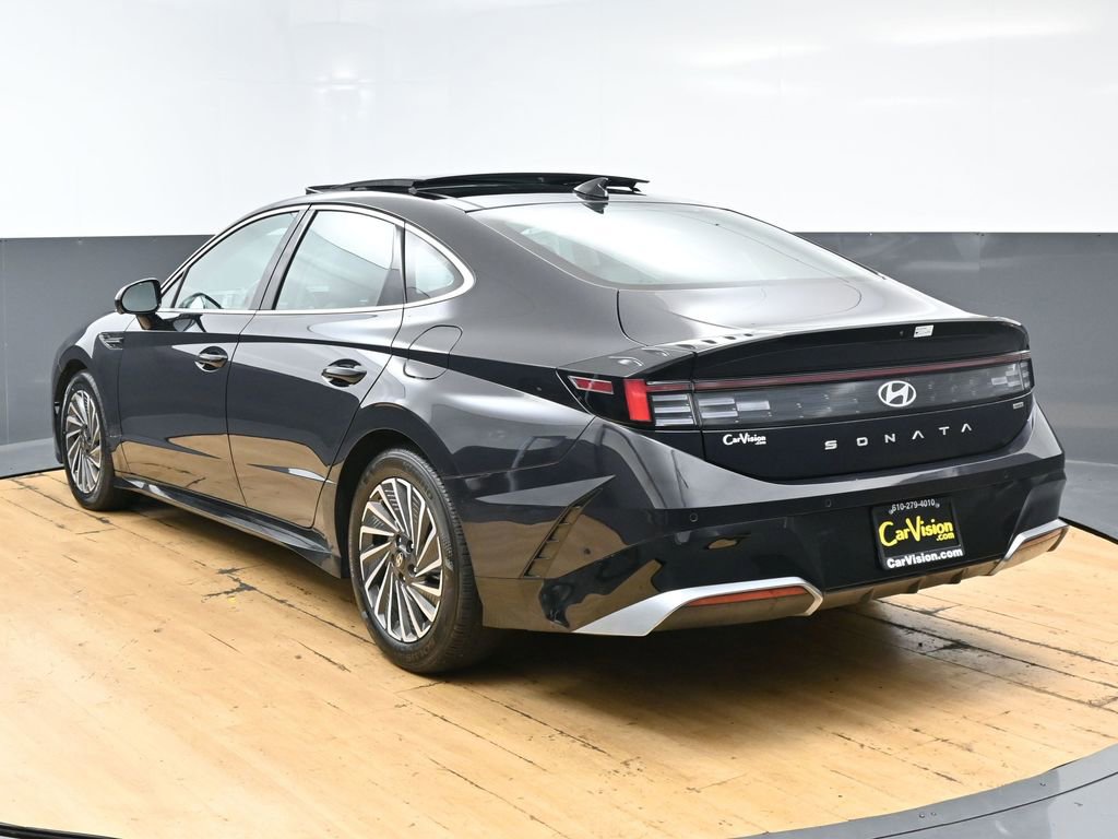 Used 2025 Hyundai Sonata Limited FWD image 7