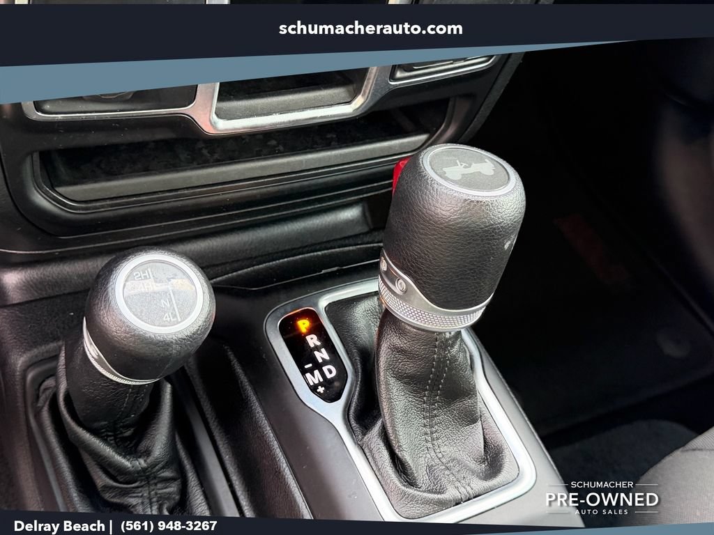 Certified 2020 Jeep Wrangler Sport AWD/4WD image 17