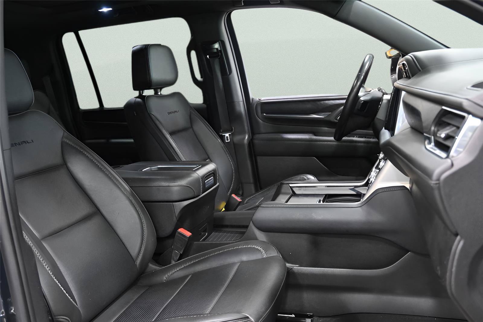 Used 2022 GMC Yukon XL Denali AWD/4WD image 22
