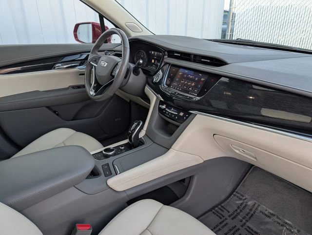 Used 2020 Cadillac XT6 Premium Luxury image 32