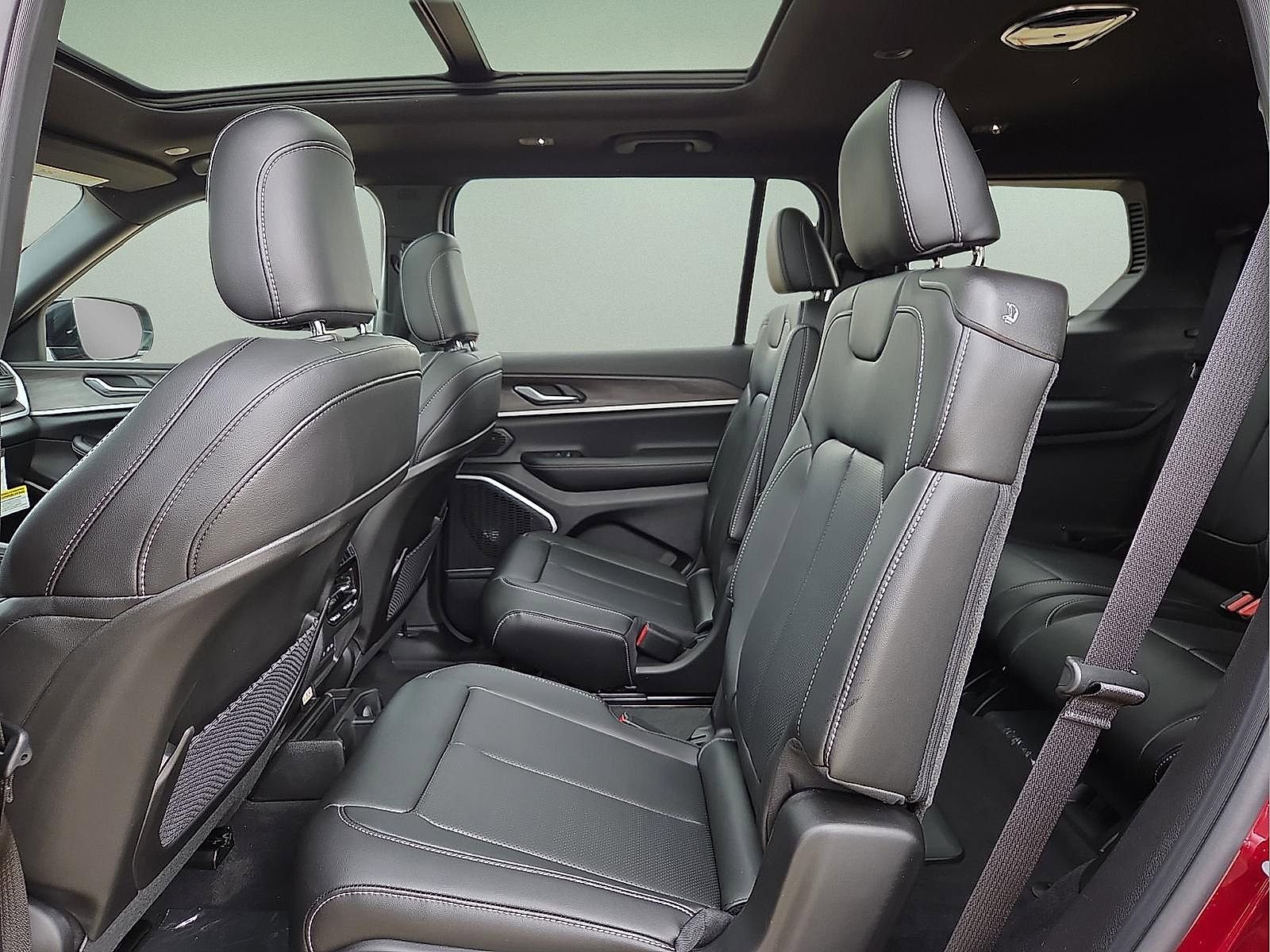 New 2026 Jeep Grand Cherokee L Limited AWD/4WD image 10