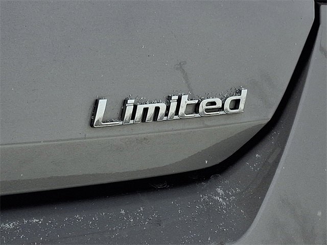 Certified 2023 Hyundai Elantra Limited w/ Preferred Accessory Package image 30