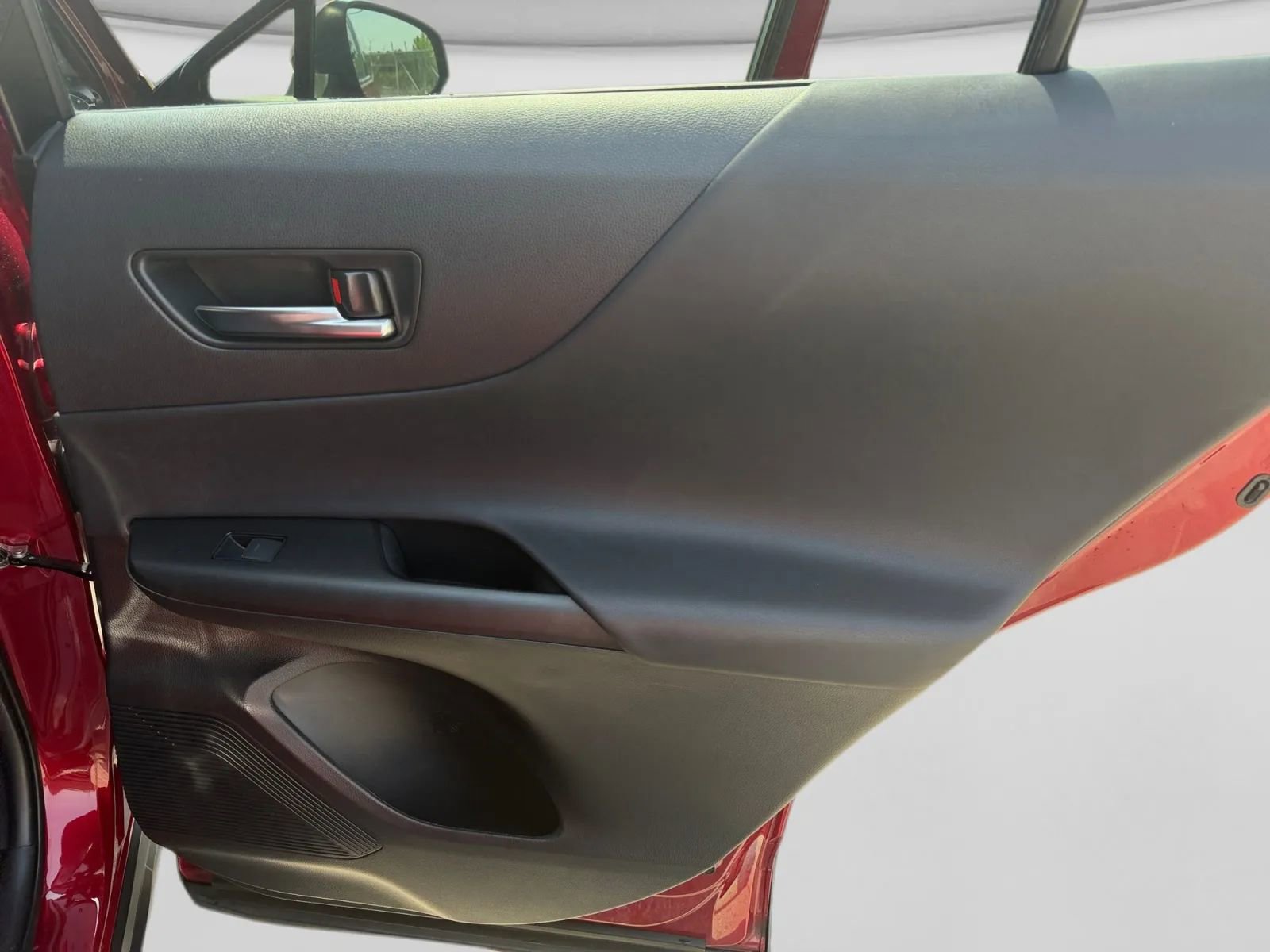 Used 2021 Toyota Venza LE image 29