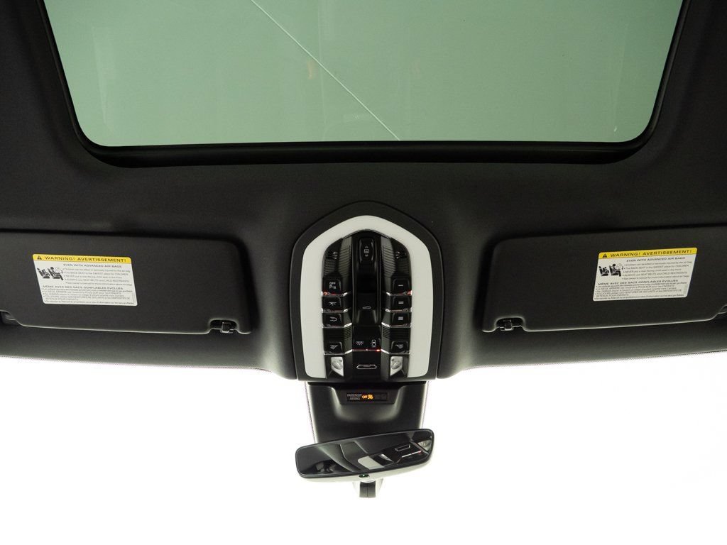 Certified 2026 Porsche Macan AWD/4WD image 20
