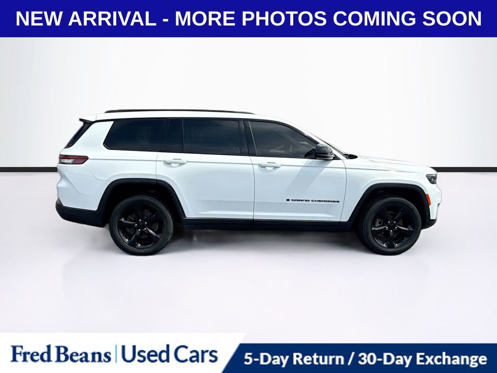 Used 2022 Jeep Grand Cherokee L Laredo image 9