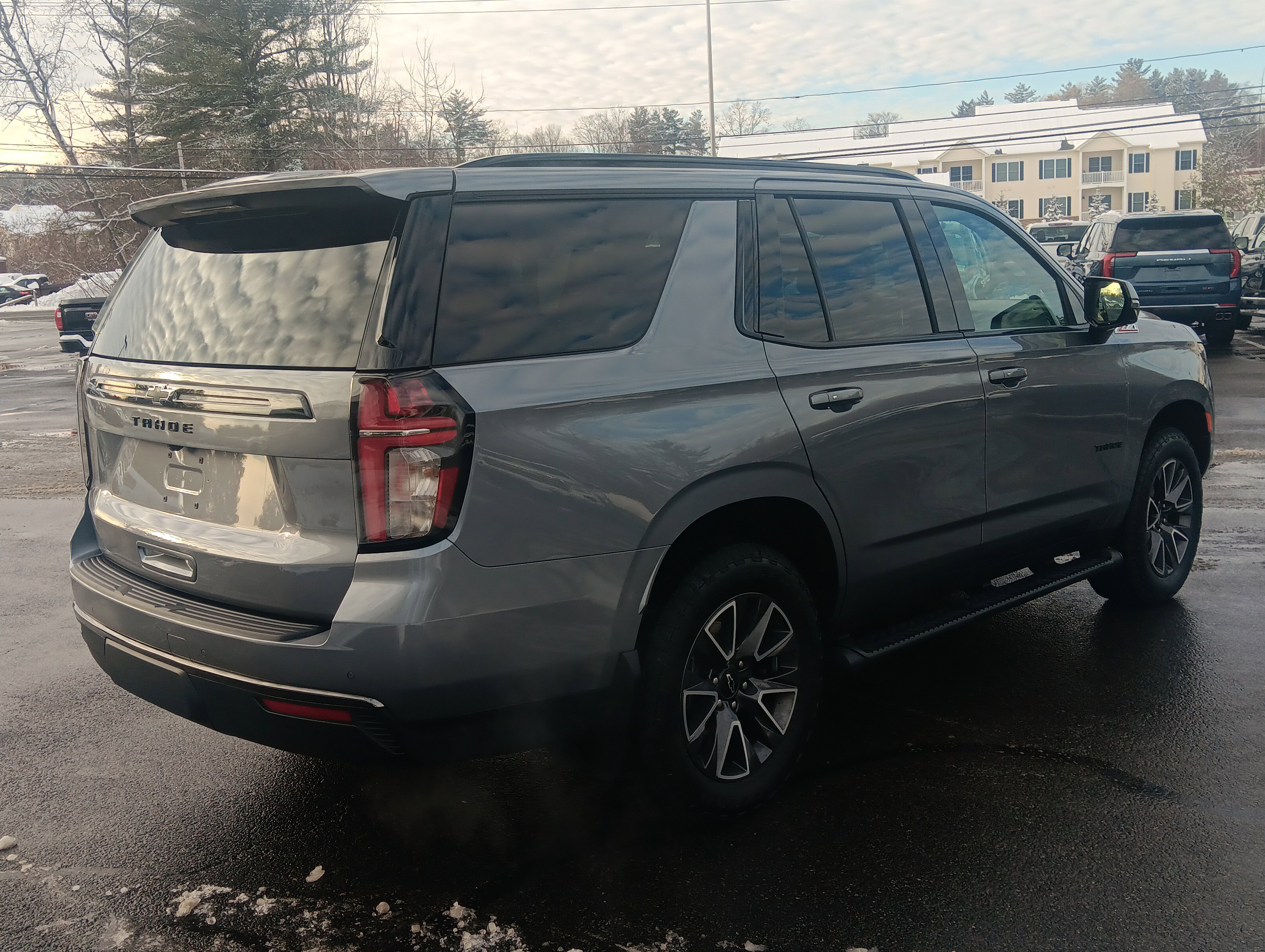 Certified 2022 Chevrolet Tahoe Z71 w/ Luxury Package image 7