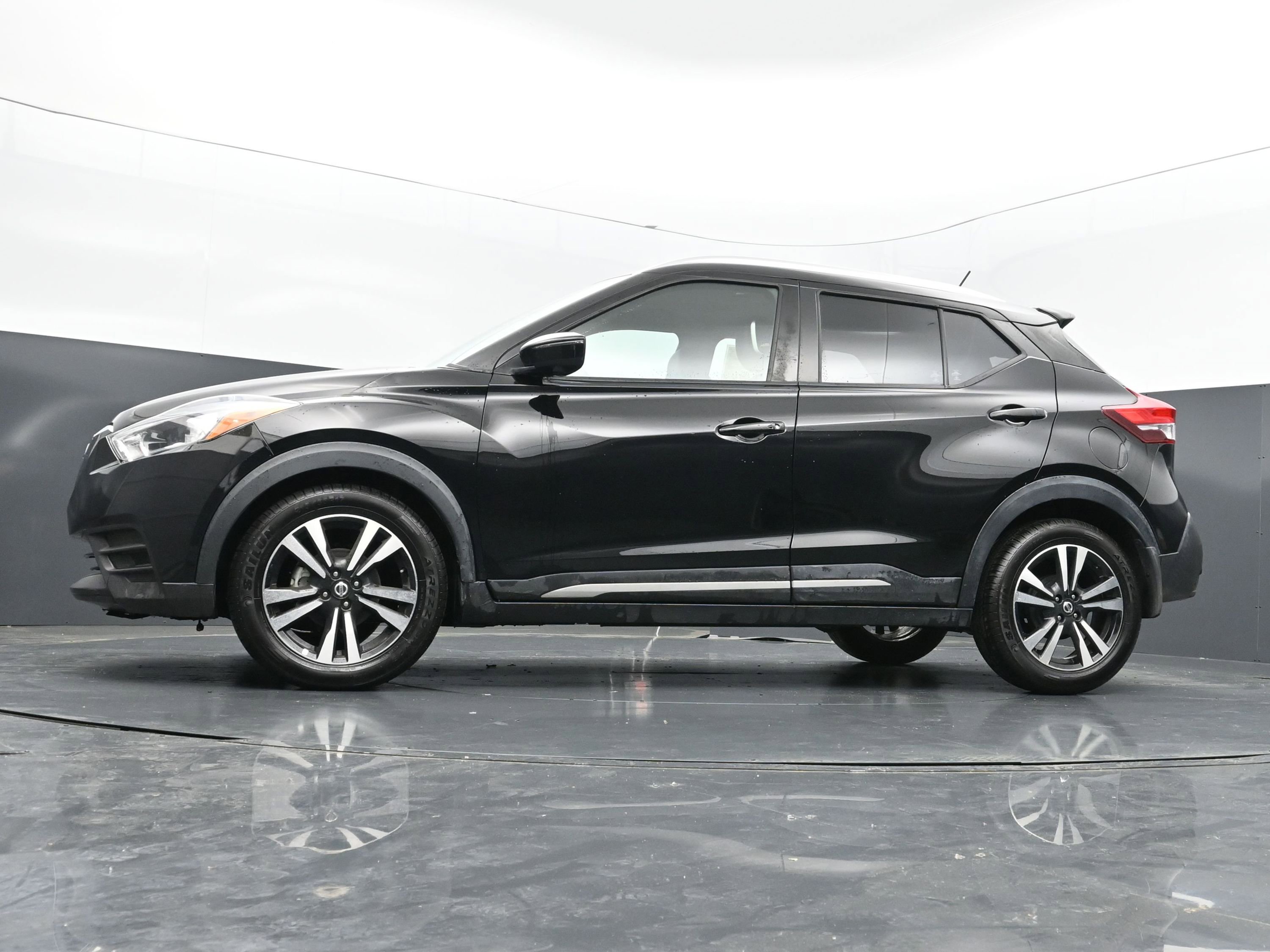 Used 2020 Nissan Kicks SR w/ SR Premium Package image 34