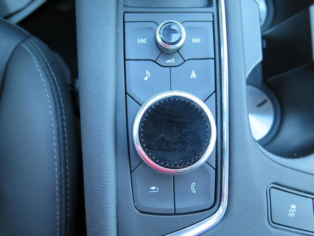 Used 2025 Cadillac XT5 Premium Luxury image 14