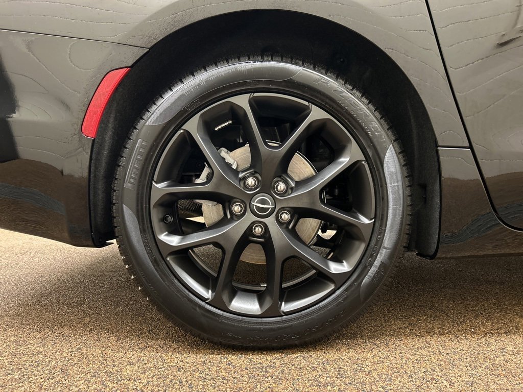 New 2026 Chrysler Pacifica Limited image 28