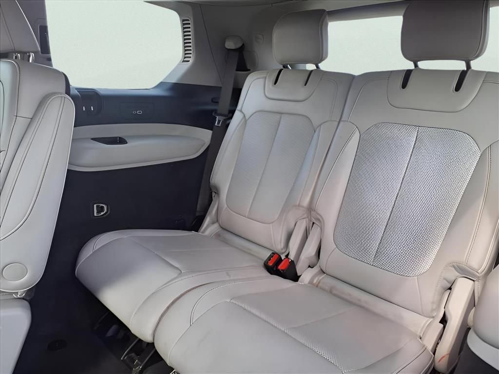 Used 2021 Jeep Grand Cherokee L Overland w/ Luxury Tech Group IV AWD/4WD image 10