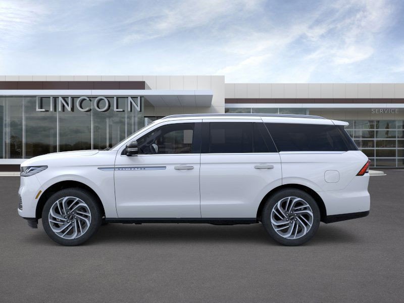 New 2026 Lincoln Navigator Reserve AWD/4WD image 3