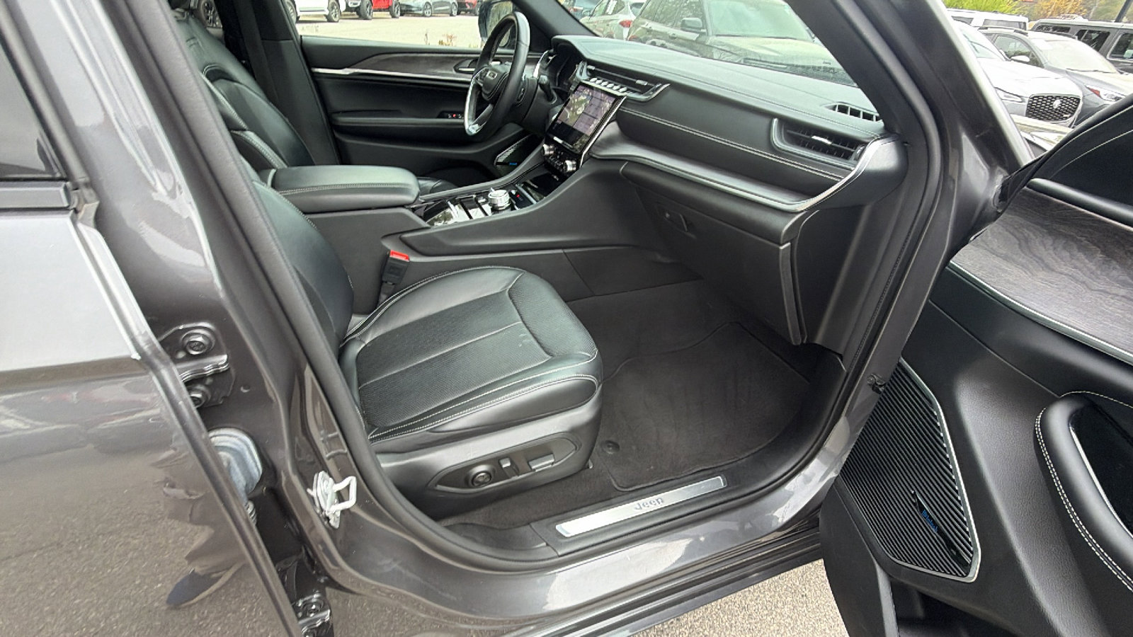 Used 2021 Jeep Grand Cherokee L Overland image 20