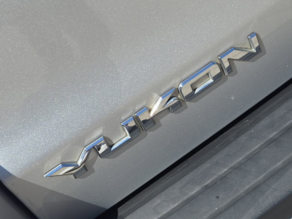 Used 2016 GMC Yukon SLT w/ Open Road Package image 12