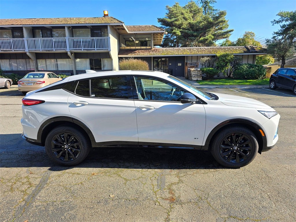 New 2026 Buick Envista Sport Touring image 6