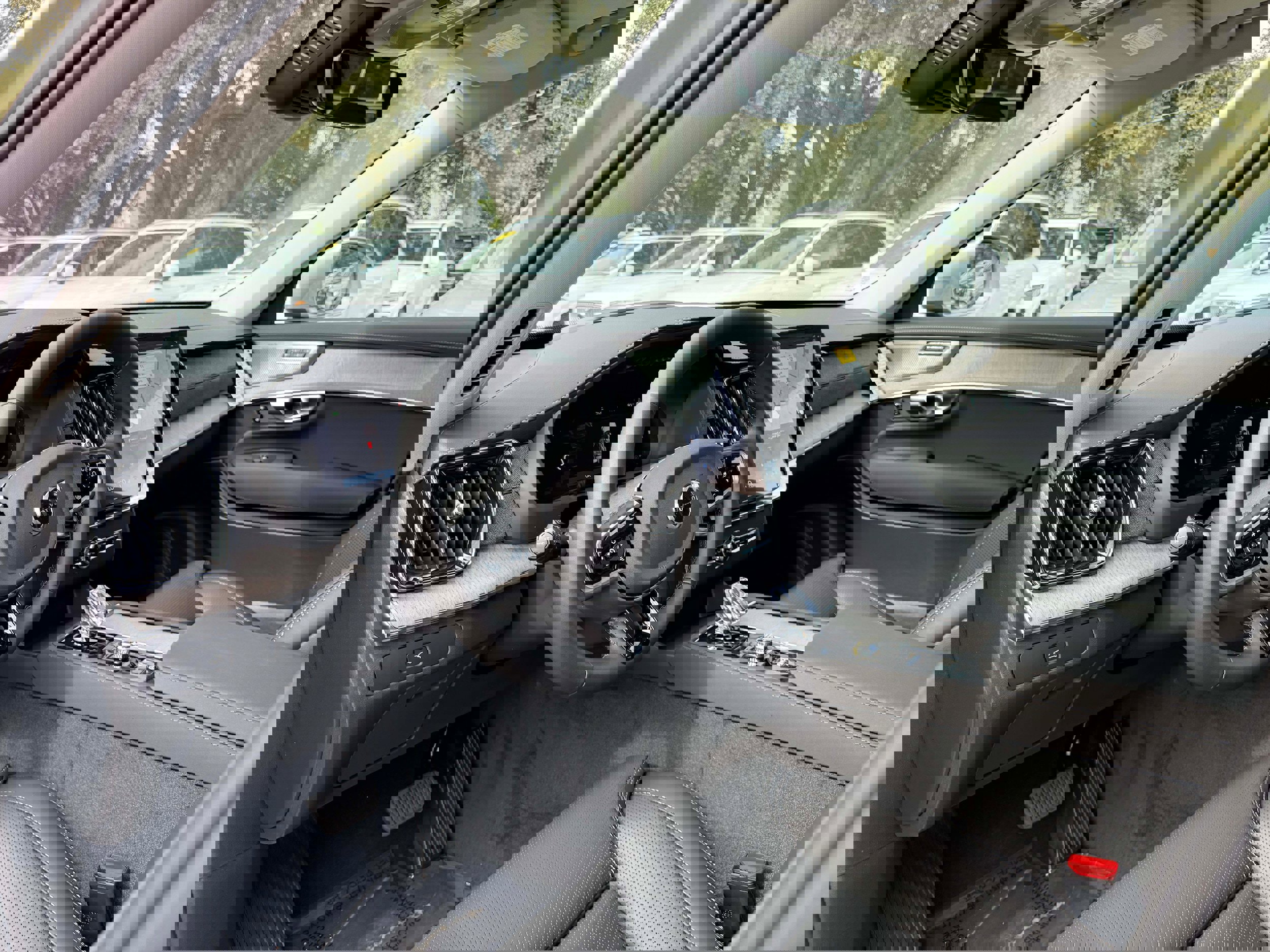 New 2026 Volvo XC90 B6 Ultra w/ Protection Package image 11