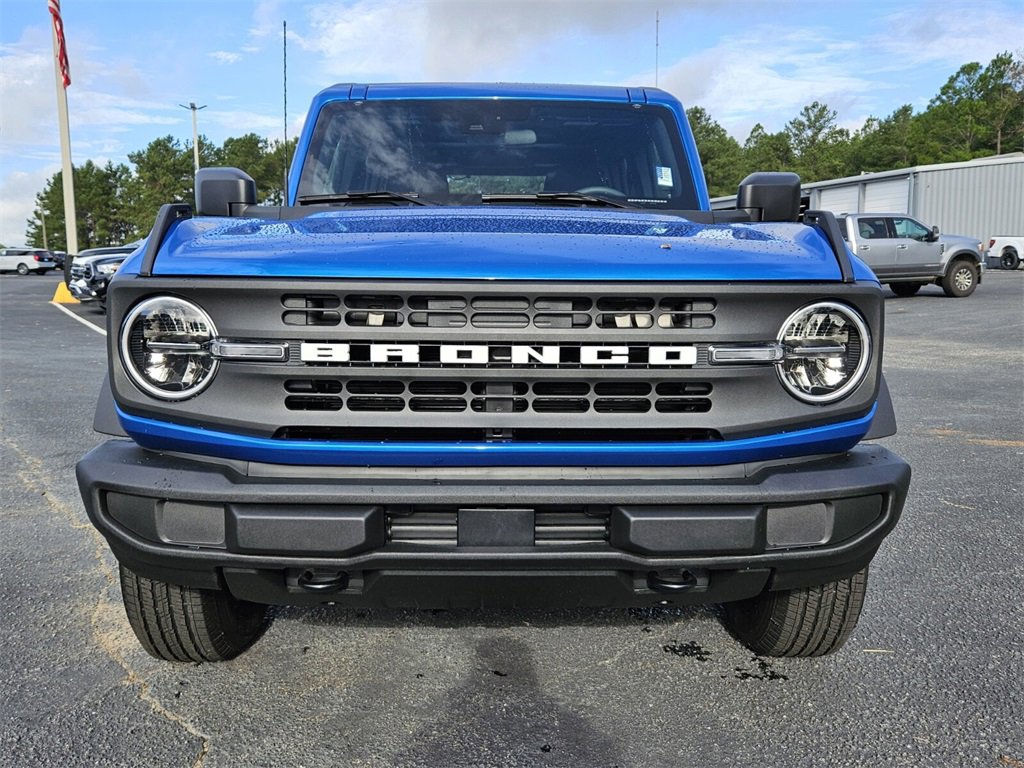 New 2025 Ford Bronco 4-Door image 2