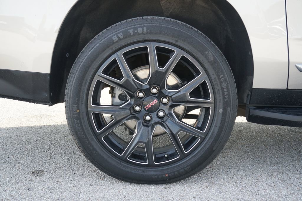 Used 2023 GMC Yukon XL Denali w/ Advanced Technology Package image 6