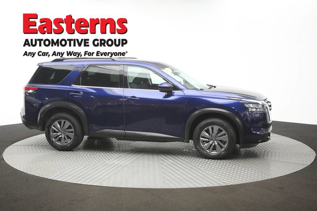 Used 2025 Nissan Pathfinder SV FWD image 47