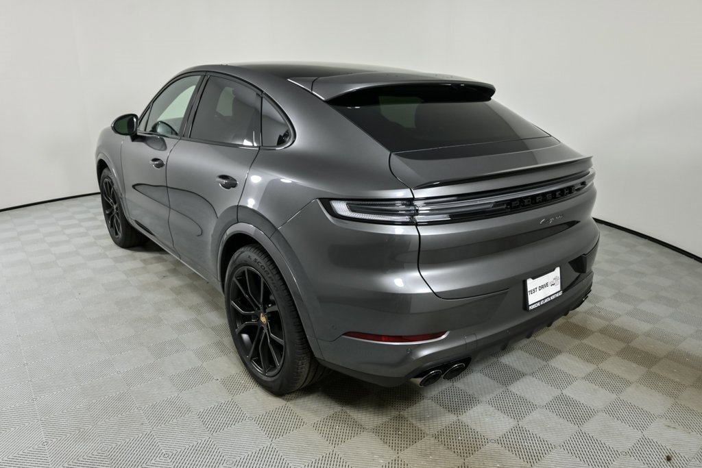 New 2025 Porsche Cayenne Coupe image 3