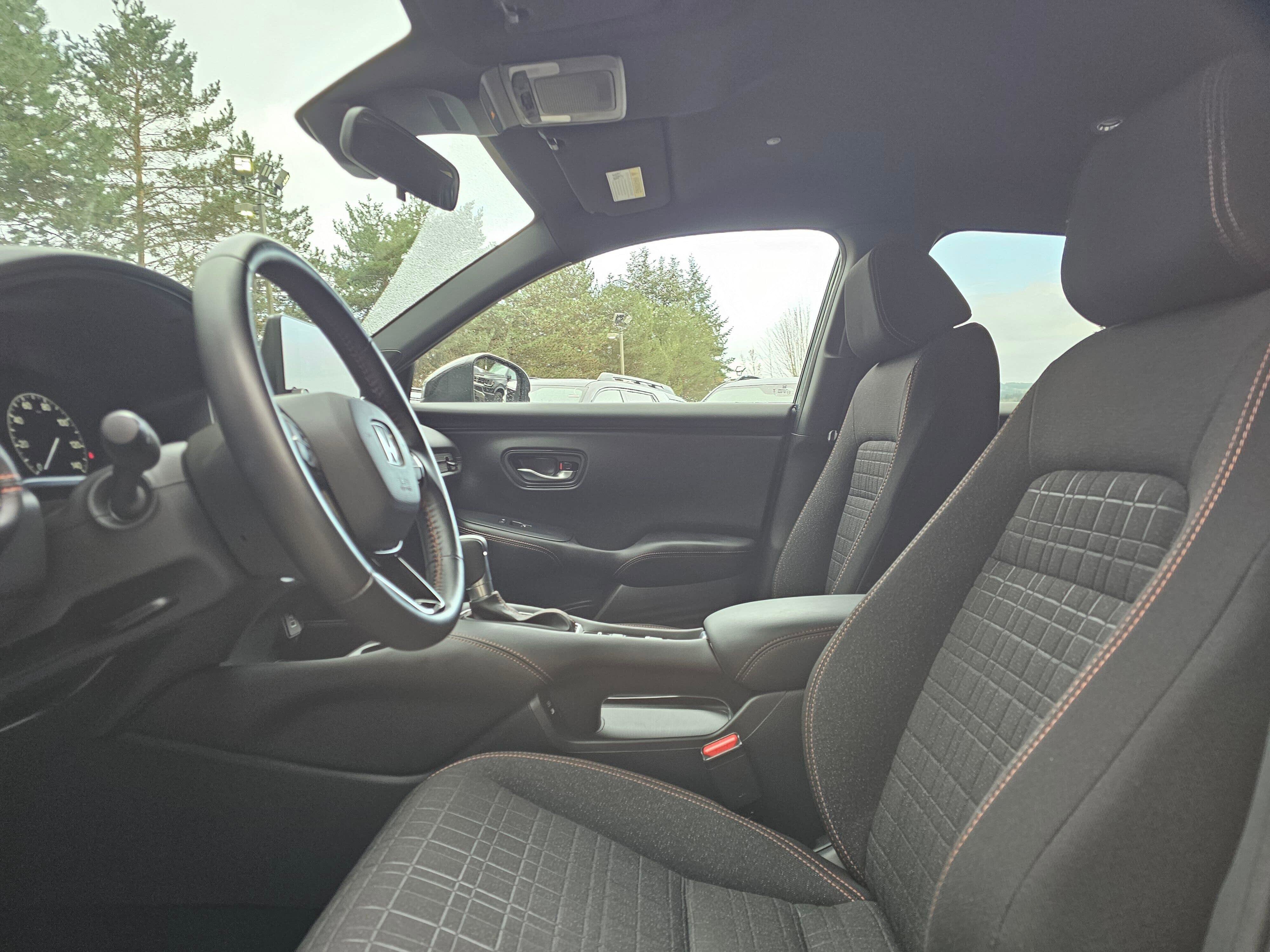 Certified 2025 Honda HR-V Sport image 21