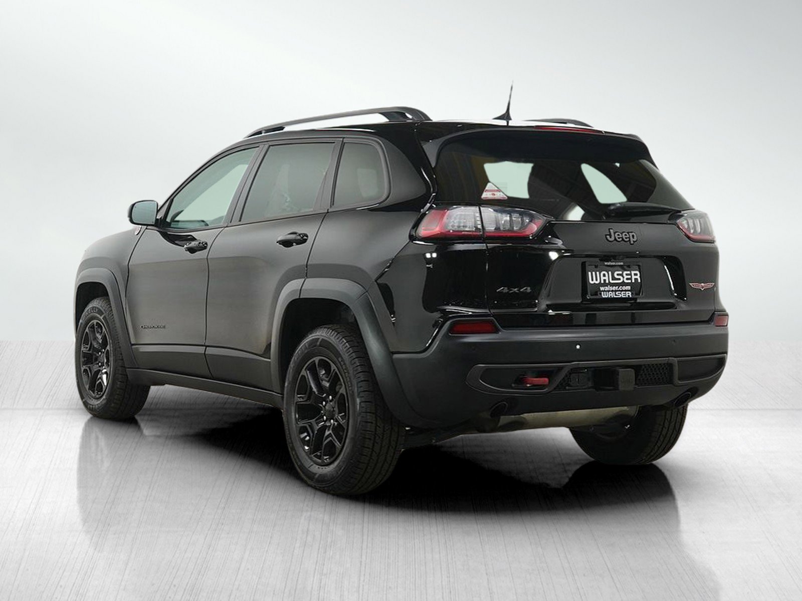 Used 2019 Jeep Cherokee Trailhawk w/ Cold Weather Group image 3