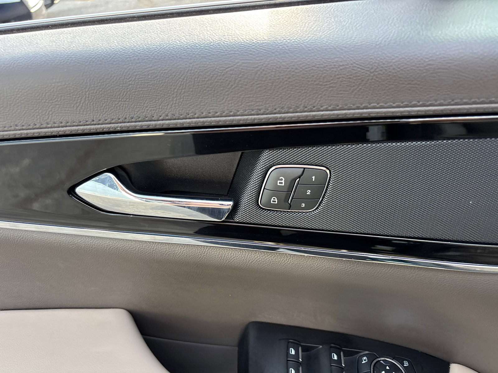 Certified 2021 Lincoln Nautilus FWD image 12