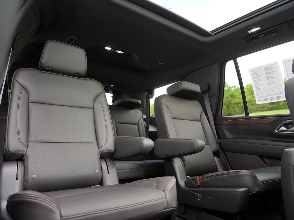 Used 2021 Chevrolet Tahoe High Country w/ Premium Package 2 AWD/4WD image 34
