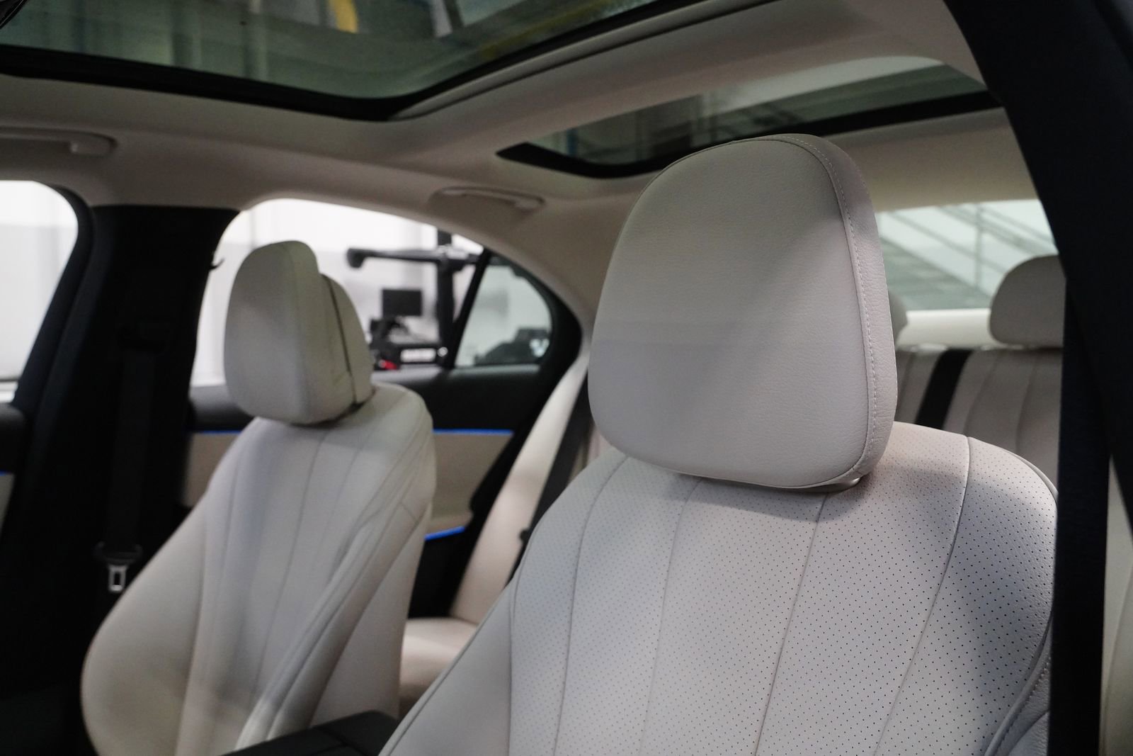 New 2026 Mercedes-Benz E 350 4MATIC Sedan image 15