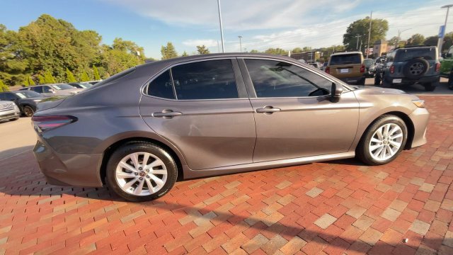 Used 2023 Toyota Camry LE FWD image 2
