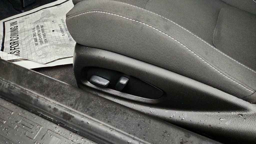 Used 2022 Chevrolet Camaro LS image 10