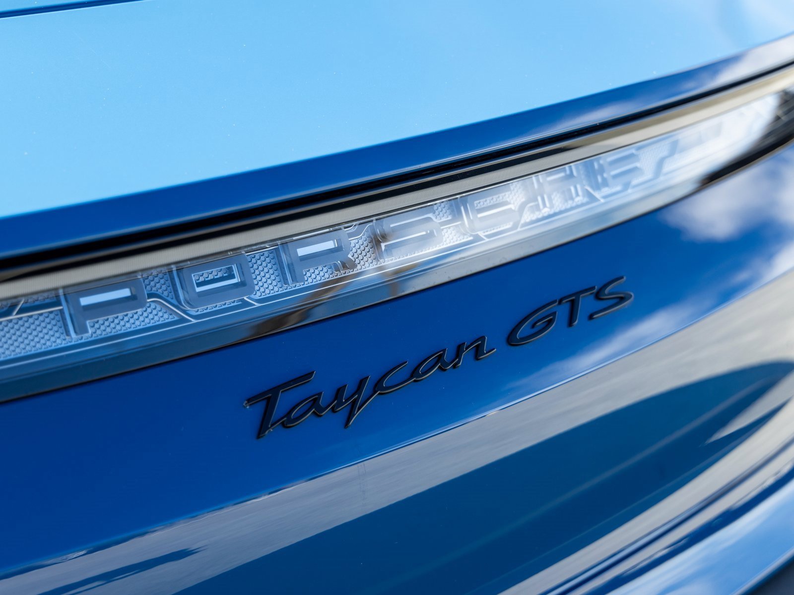 New 2025 Porsche Taycan GTS image 19