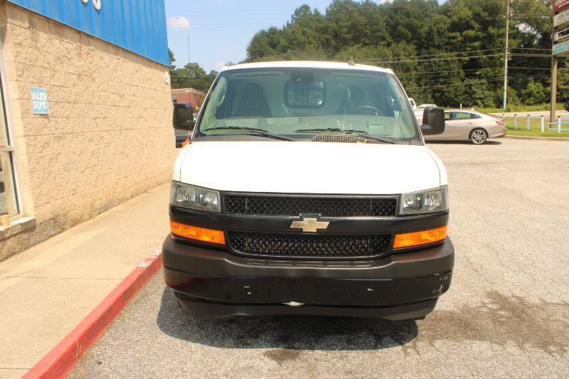 Used 2021 Chevrolet Express 2500 RWD image 2