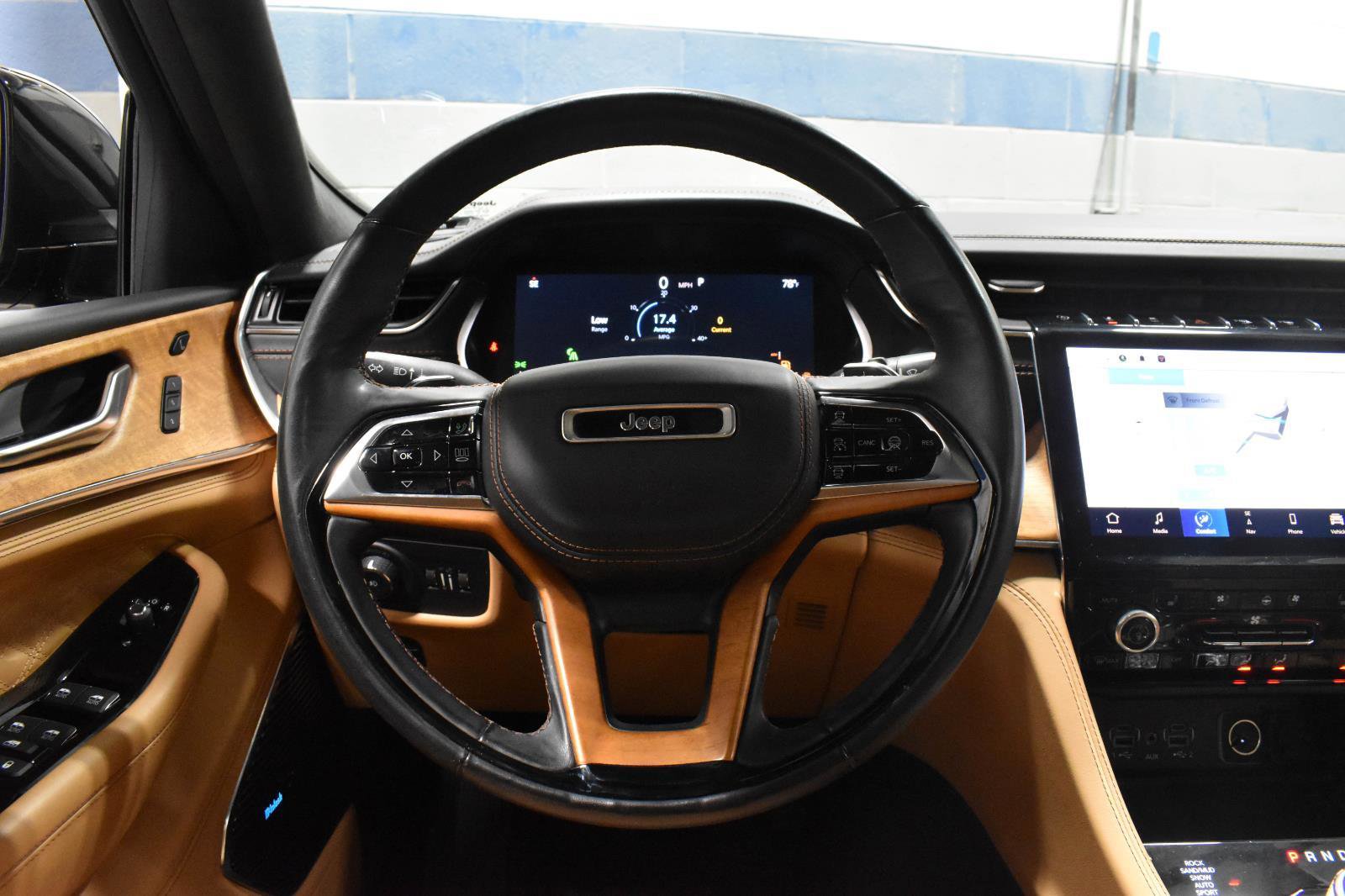 Used 2021 Jeep Grand Cherokee L Summit AWD/4WD image 10