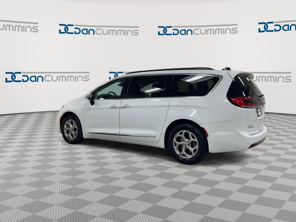 Used 2023 Chrysler Pacifica Limited FWD image 6