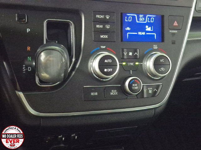 Used 2017 Toyota Sienna SE Premium FWD image 20