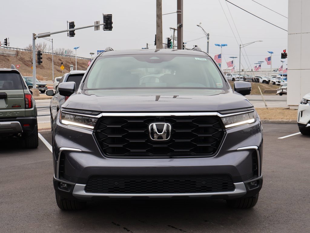 Certified 2025 Honda Pilot Elite image 2