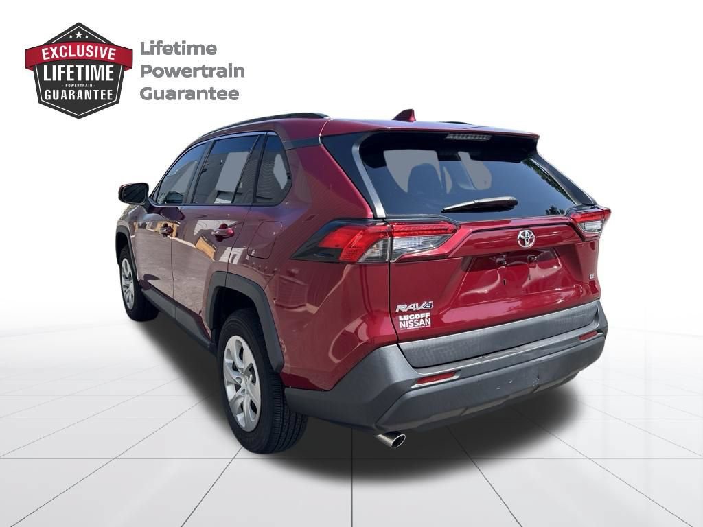 Used 2021 Toyota RAV4 LE FWD image 3