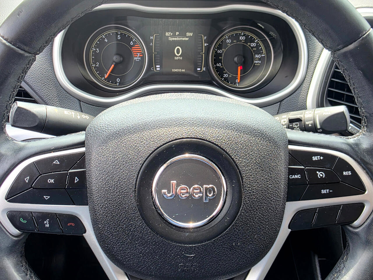 Used 2018 Jeep Cherokee Latitude Plus image 9