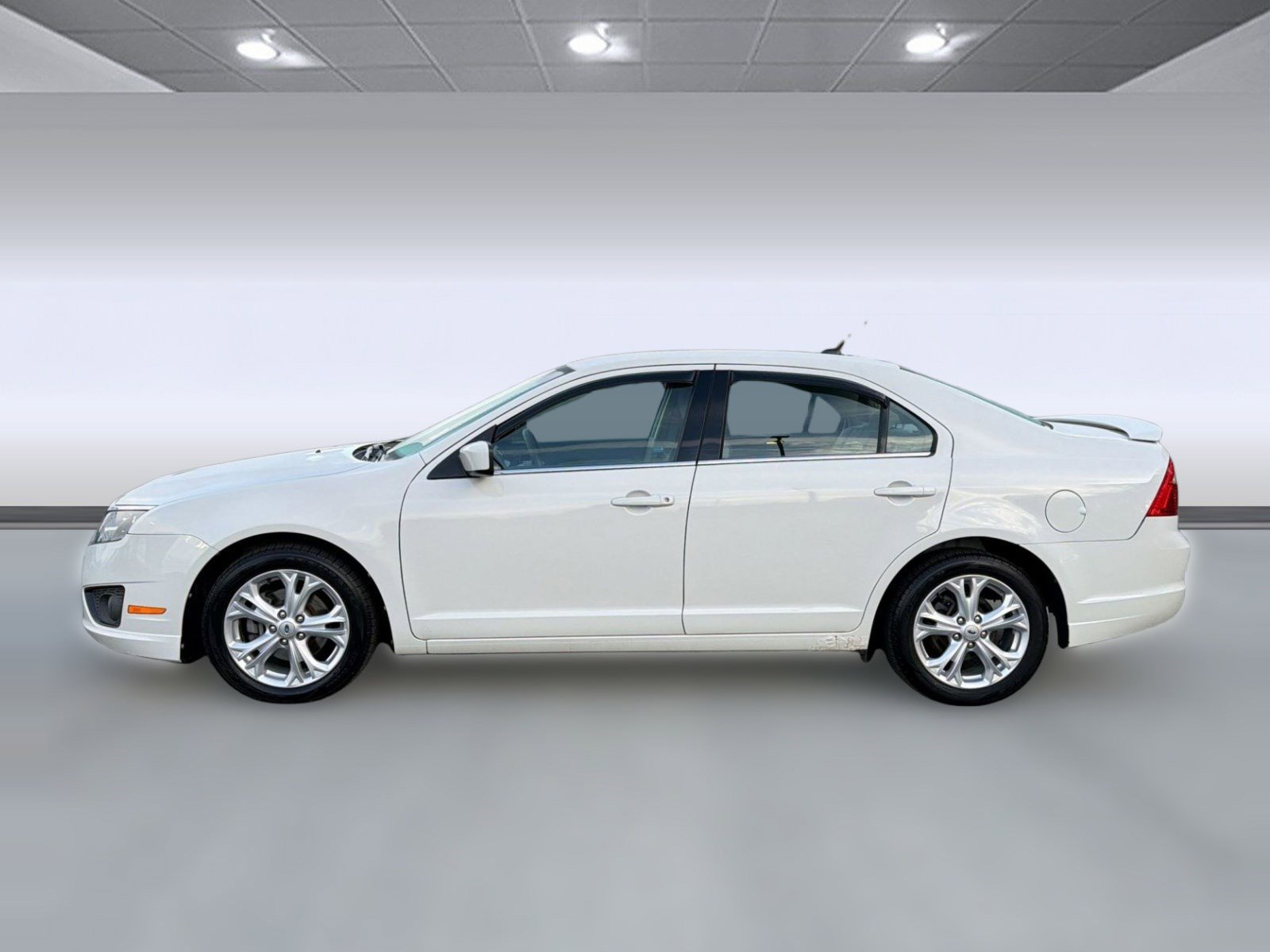 Used 2012 Ford Fusion SE image 2