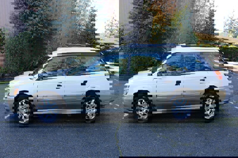 Used 2003 Subaru Outback Wagon image 12