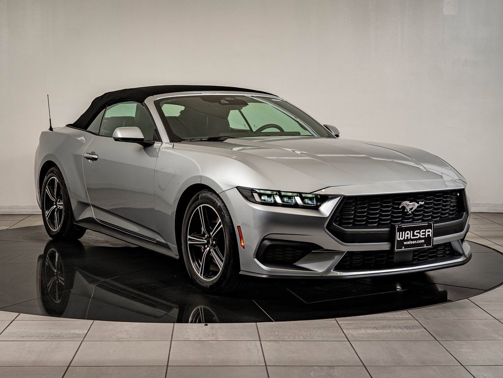 Used 2025 Ford Mustang Premium image 13