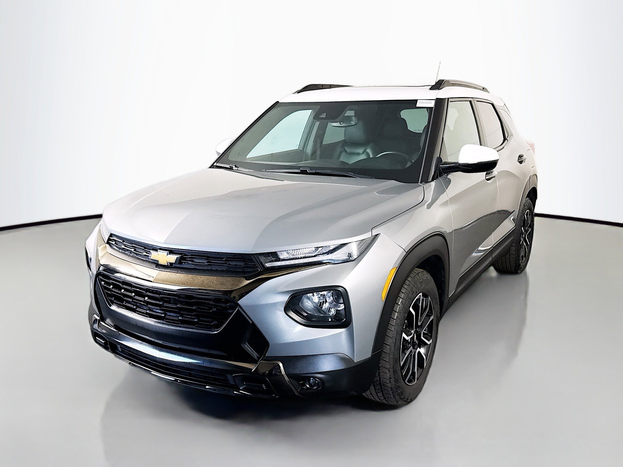 Used 2023 Chevrolet TrailBlazer ACTIV w/ Sun and Liftgate Package image 4