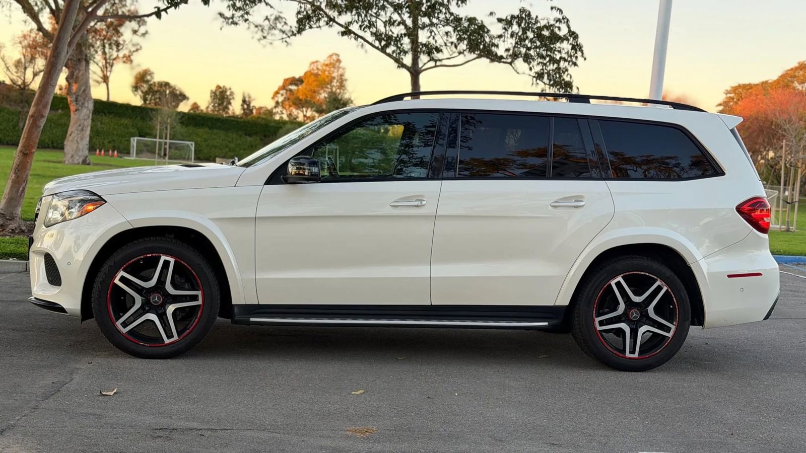 Used 2017 Mercedes-Benz GLS 550 4MATIC image 5