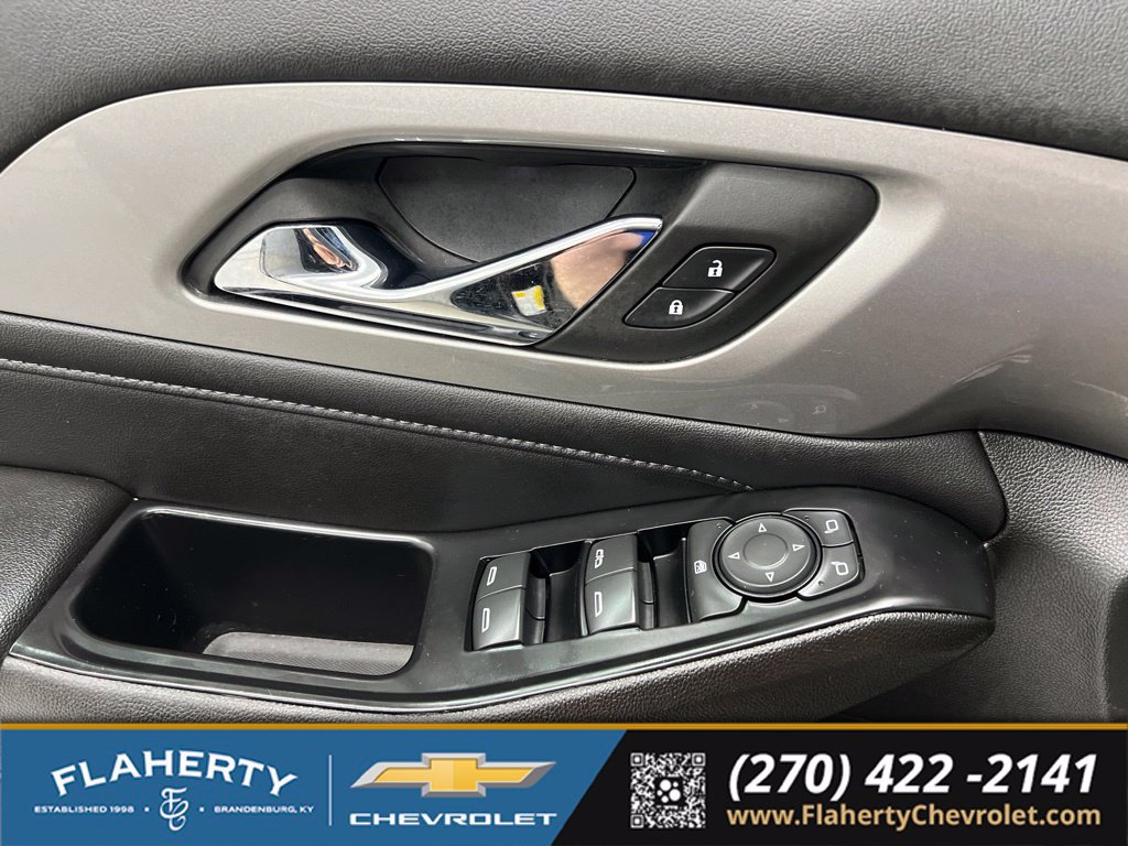 Used 2023 Chevrolet Traverse LT FWD image 22